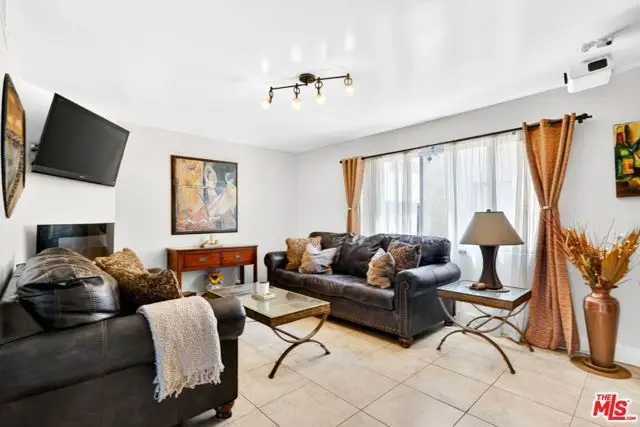 10817 Whipple Street #6, North Hollywood, CA 91602 - #2