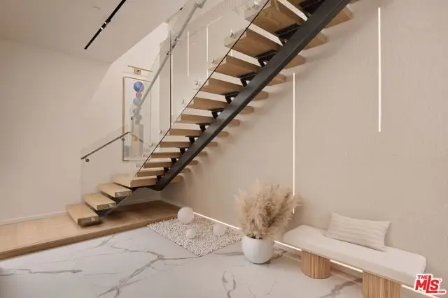 1227 N Formosa Avenue #1, Los Angeles, CA 90046 - #3