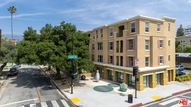 128 N Oak Knoll Avenue #202, Pasadena, CA 91101 - #2