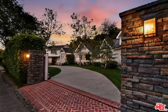 3640 Longridge Avenue, Sherman Oaks, CA 91423 - #3