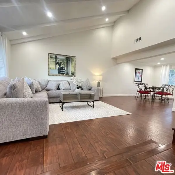 11158 Newcastle Avenue, Granada Hills (los Angeles), CA 91344