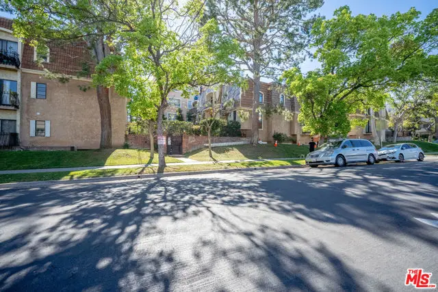 4368 W 8th Street #17, Los Angeles, CA 90005 - #2