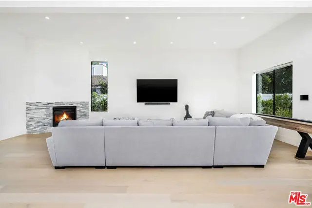 22931 Dolorosa Street, Woodland Hills, CA 91367 - #3