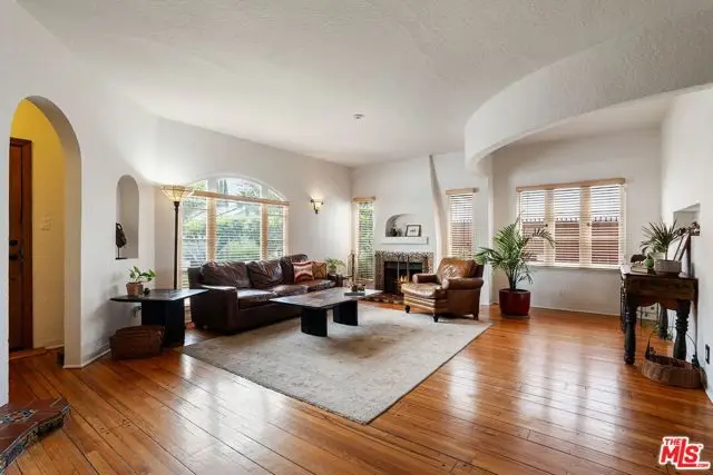 4333 Vantage Avenue, Studio City, CA 91604 - #2