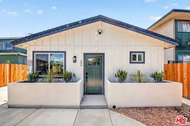 204 E 88th Street, Los Angeles, CA 90003 - #3