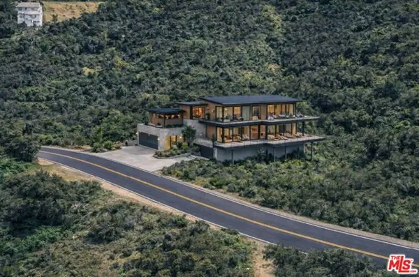 55607 Greenwich, Glendale, CA 91206