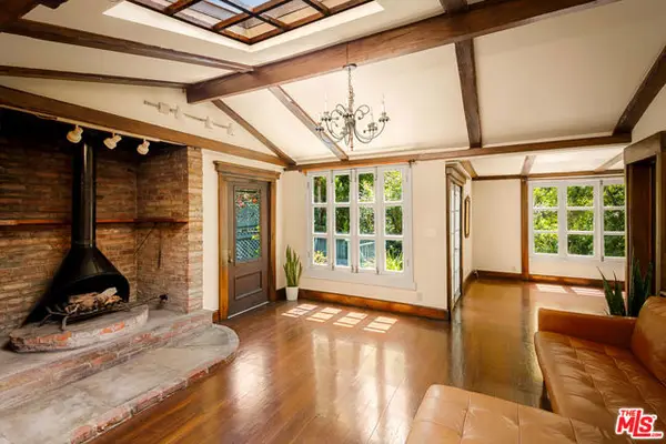 6149 W Glen Holly Street, Los Angeles, CA 90068