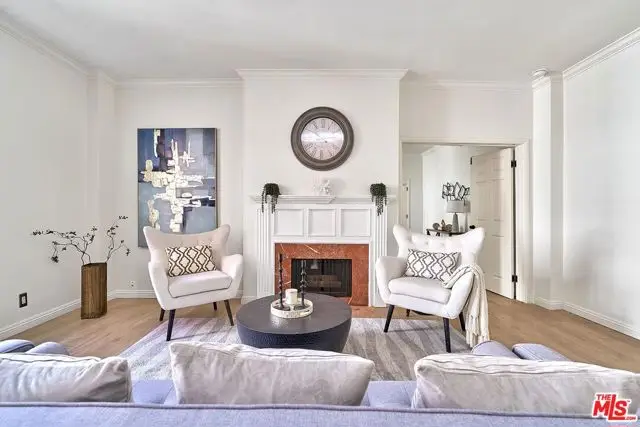 420 S Barrington Avenue #102, Los Angeles, CA 90049 - #2