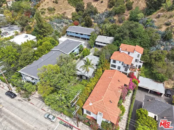 2592 N Beachwood Drive, Los Angeles, CA 90068