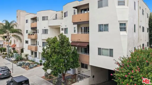 5016 Bakman Avenue #202, North Hollywood, CA 91601 - #2