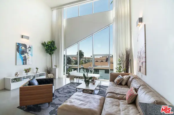 803 Wilcox Avenue #11, Los Angeles, CA 90038