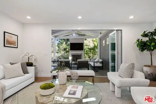 15831 Tobin Way, Sherman Oaks, CA 91403 - #1