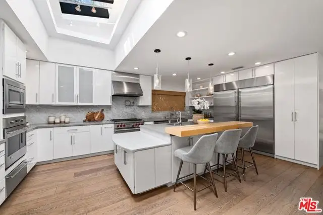 15831 Tobin Way, Sherman Oaks, CA 91403 - #3