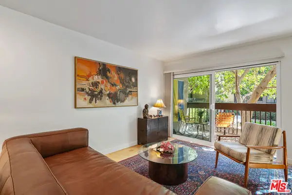 950 N Kings Road #106, West Hollywood, CA 90069