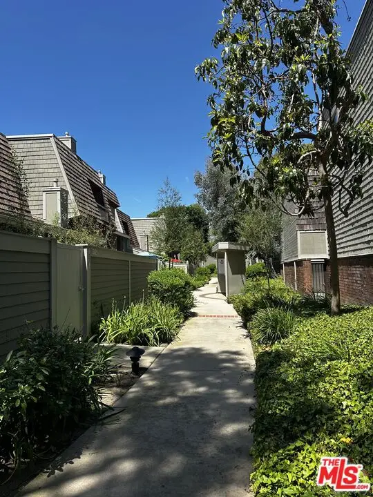13121 Mindanao Way #6, Marina Del Rey, CA 90292