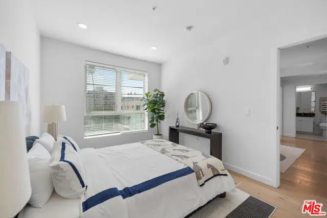 105 S Mariposa Avenue #204, Los Angeles, CA 90004 - #2