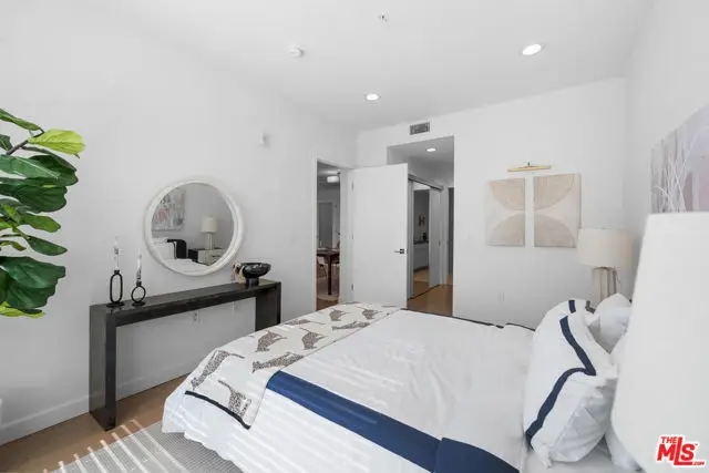 105 S Mariposa Avenue #204, Los Angeles, CA 90004 - #3