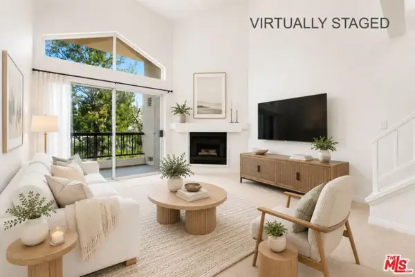 21500 Burbank Boulevard #329, Woodland Hills (los Angeles), CA 91367
