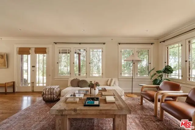 10610 Pinyon Avenue, Tujunga, CA 91042 - #2