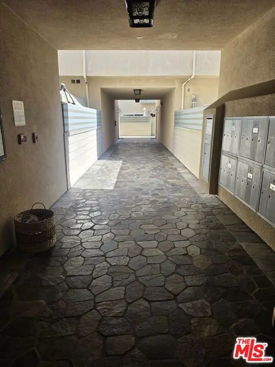 13360 Burbank Boulevard #10, Sherman Oaks, CA 91401 - #2