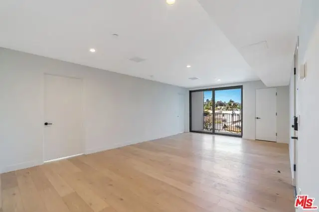 4506 Dockweiler Street #301, Los Angeles, CA 90019 - #3