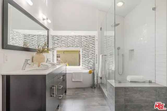2628 32nd Street, Santa Monica, CA 90405 - #3