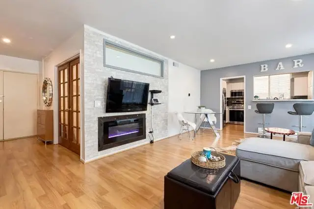 7270 Hillside Avenue #102, Los Angeles, CA 90046 - #2