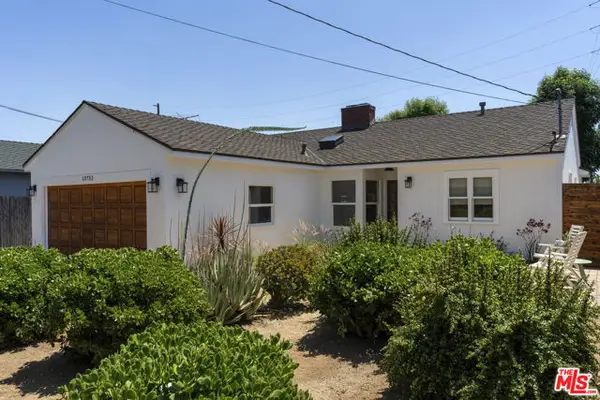 13732 Wyandotte Street, Van Nuys (los Angeles), CA 91405