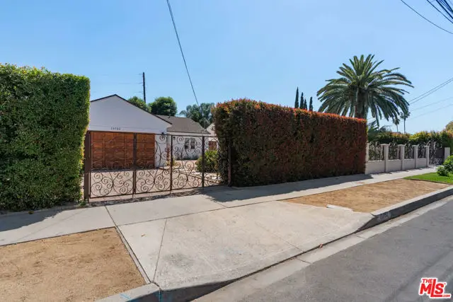 13732 Wyandotte Street, Van Nuys, CA 91405 - #2