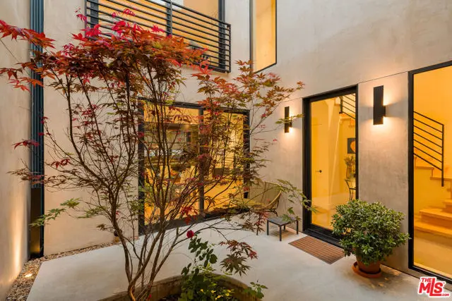 923 N Hilldale Avenue, West Hollywood, CA 90069 - #1