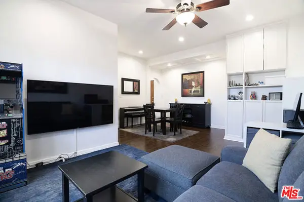 340 N Oakhurst Drive #205, Beverly Hills, CA 90210