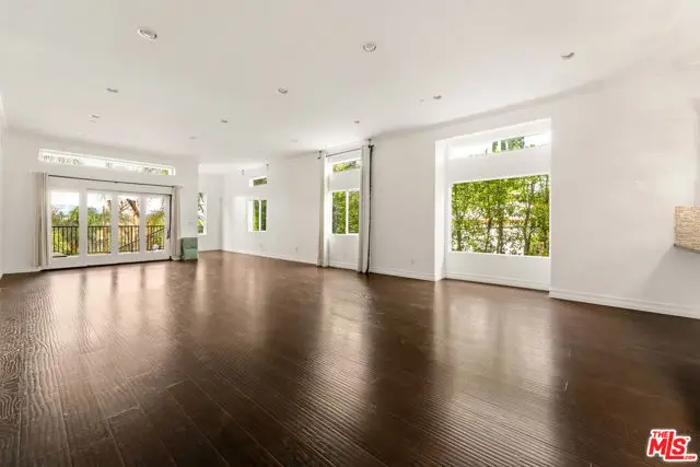 22202 Avenue San Luis, Woodland Hills, CA 91364 - #3