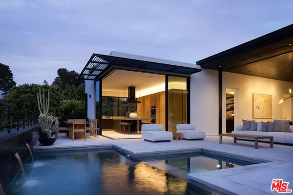 1450 Blue Jay Way, Los Angeles, CA 90069