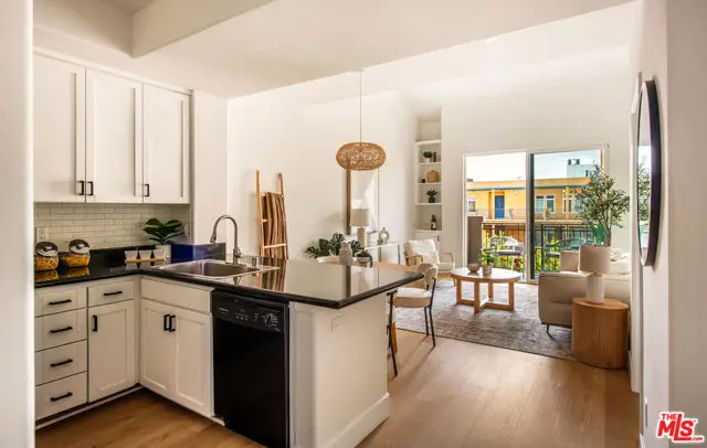 4060 Glencoe Avenue #302, Marina Del Rey, CA 90292 - #2