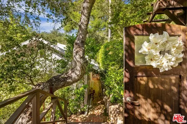 21714 Encina Road, Topanga, CA 90290 - #3