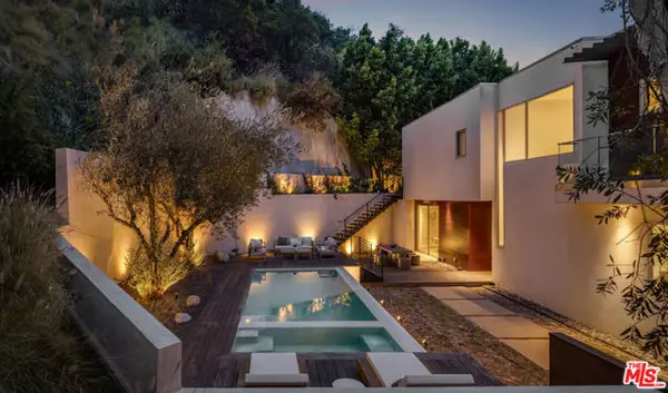1700 Queens Court, West Hollywood, CA 90069