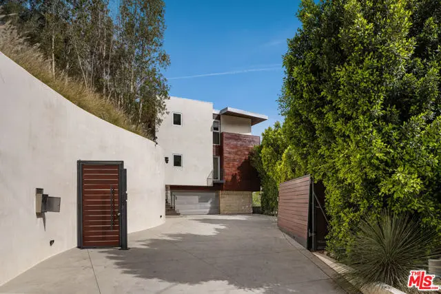 1700 Queens Court, West Hollywood, CA 90069 - #3