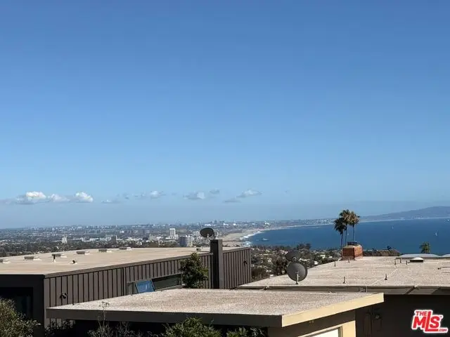 1073 Glenhaven Drive, Pacific Palisades, CA 90272 - #2