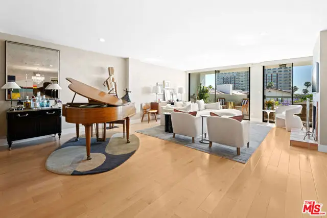321 N Oakhurst Drive #601, Beverly Hills, CA 90210 - #2