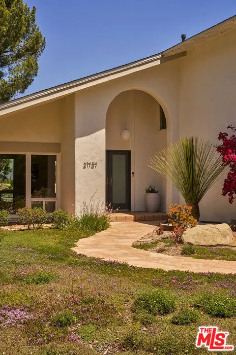 21737 Woodland Crest Drive, Woodland Hills, CA 91364 - #3