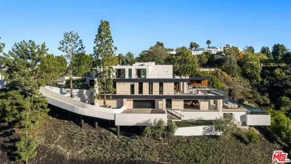 1035 Stradella Road, Los Angeles, CA 90077