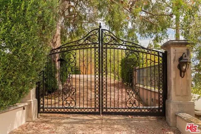 2600 Bowmont Drive, Beverly Hills, CA 90210 - #1