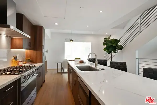 3811 S Verona Court, Los Angeles, CA 90066