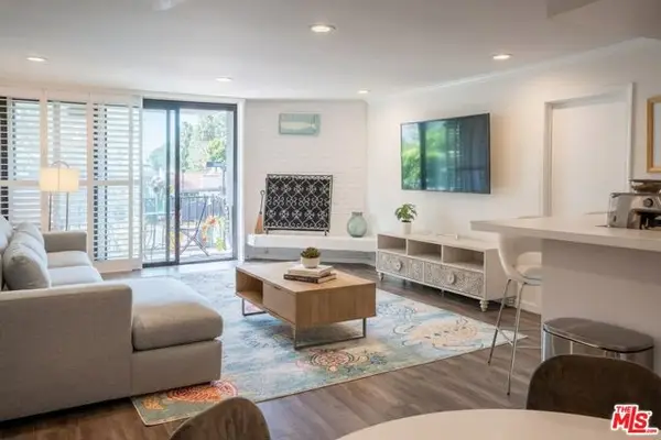 8145 Redlands Street #205, Playa Del Rey (los Angeles), CA 90293