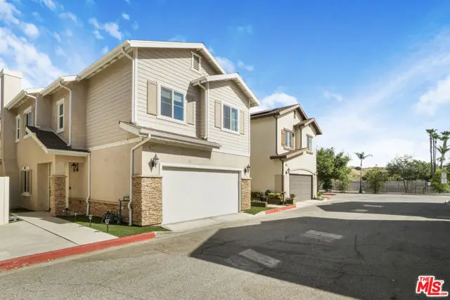 22755 Walnut Park Lane, Santa Clarita, CA 91321 - #3