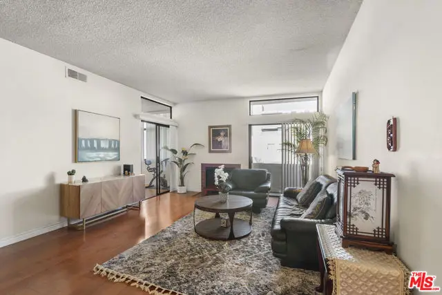 729 S Hobart Boulevard #40, Los Angeles, CA 90005 - #1