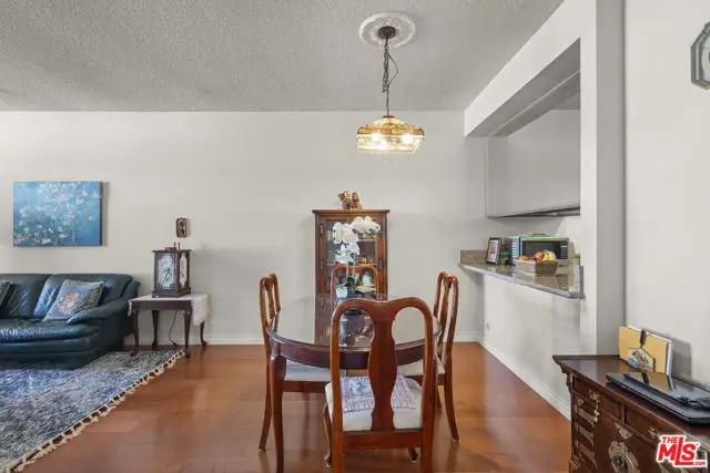 729 S Hobart Boulevard #40, Los Angeles, CA 90005 - #3