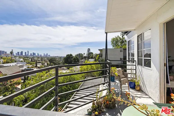 960 N Micheltorena Street, Los Angeles, CA 90026