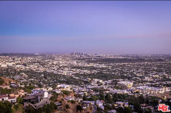 8300 Grand View Drive, Los Angeles, CA 90046
