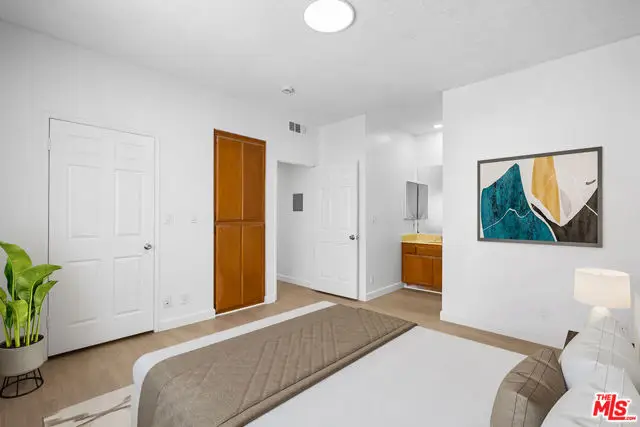 424 S Westmoreland Avenue #210, Los Angeles, CA 90020 - #3